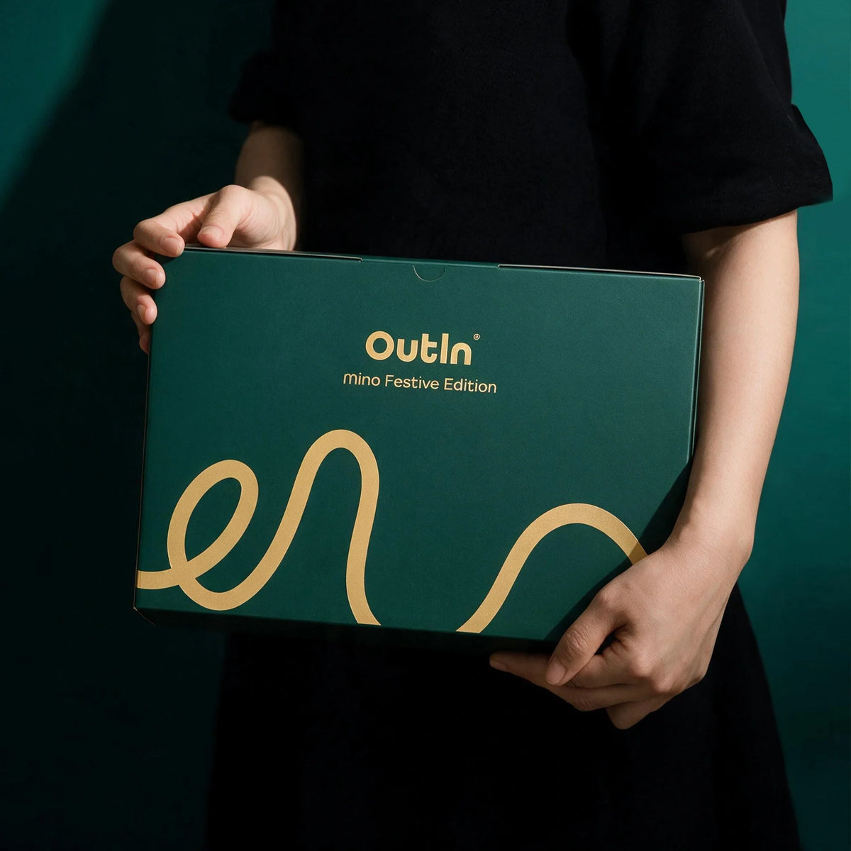 Set regalo festivo OutIn Mino (Preordine)